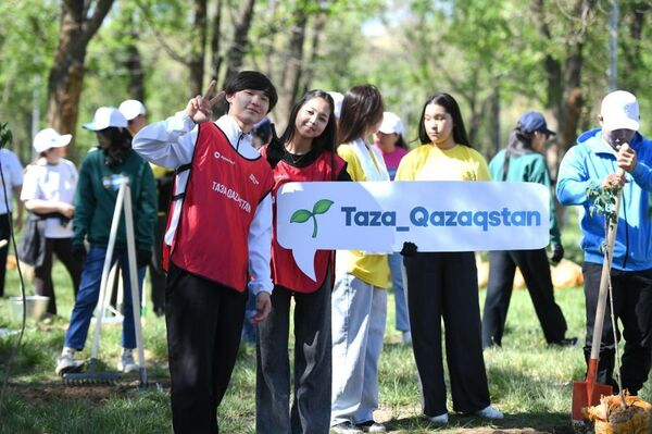 Токаев принял участие в экоации в Астане