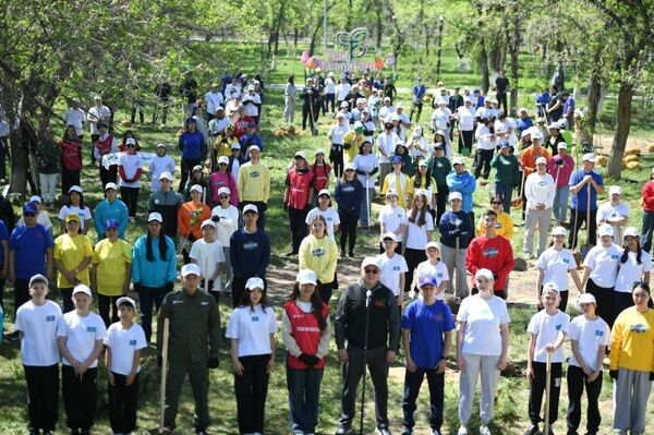 Токаев принял участие в экоации в Астане