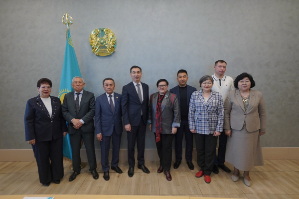 В Астане обсудили развитие института президентства