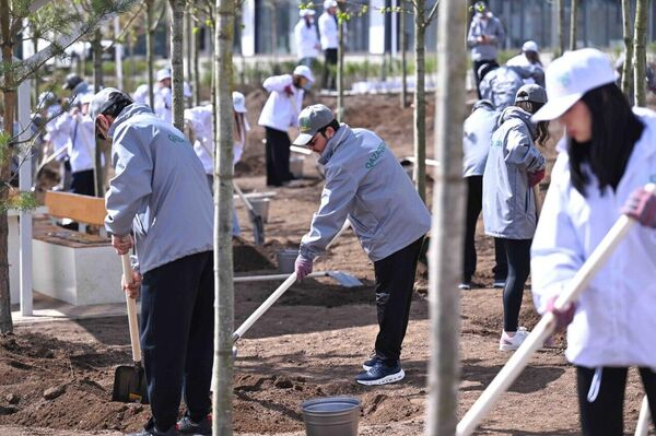 Токаев принял участие в экоации в Астане
