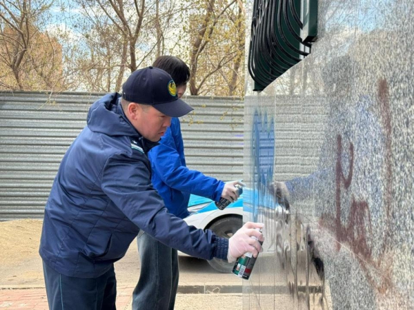 Как в Астане борются с рекламой наркотиков на улицах