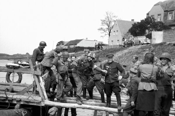81 год назад произошла историческая встреча на Эльбе