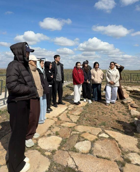 Карагандинским студентам показали живую историю