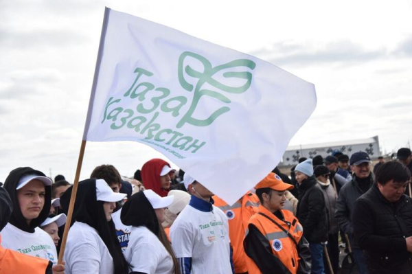 Тысяча горожан поддержала акцию &laquo;Таза Қазақстан&raquo; на масштабном экоплоггинге в Косшы