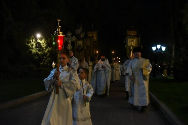 Пасхальная служба состоялась в Вознесенском соборе в Алматы