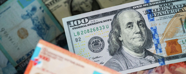 Нацбанк Казахстана назвал причину снижения курса доллара 