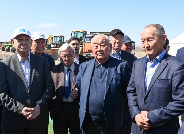 В Сырдарьинском районе начато строительство завода по глубокой переработке кукурузы В Сырдарьинском районе начато строительство завода по глубокой переработке кукурузы