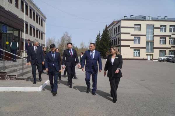 Аким области поручил решить вопрос аварийной столовой