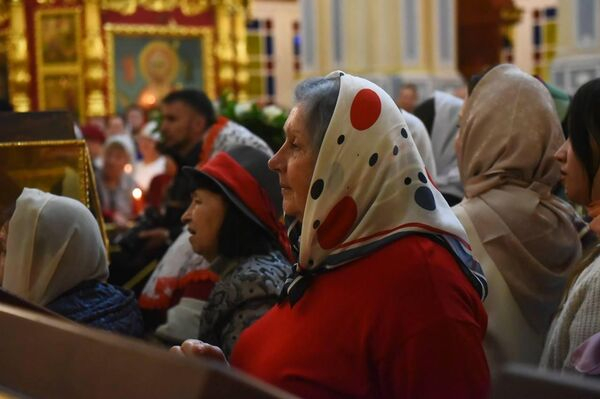 Пасхальная служба состоялась в Вознесенском соборе в Алматы
