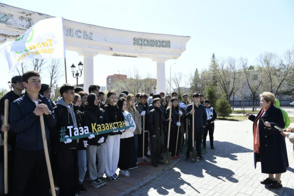 Волонтёры вышли на благоустройство памятных мест