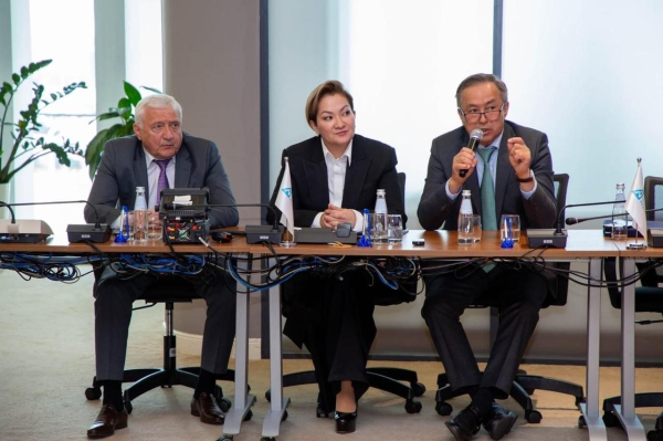 В Астане школьников познакомили с профессиями в авиации