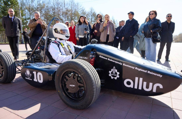 Гоночный болид создали студенты университета из Костаная