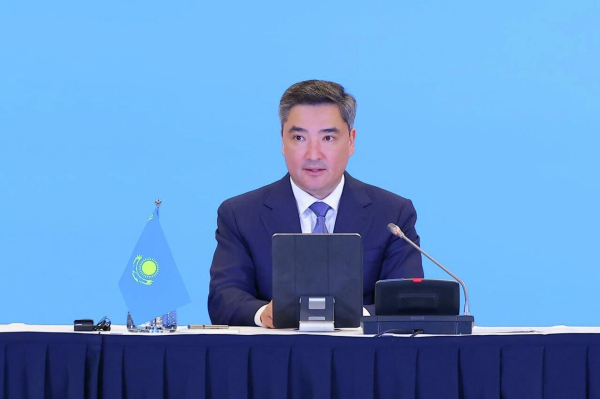 Казахстан построит 5 тысяч км новых железных дорог в ближайшие четыре года - Бектенов