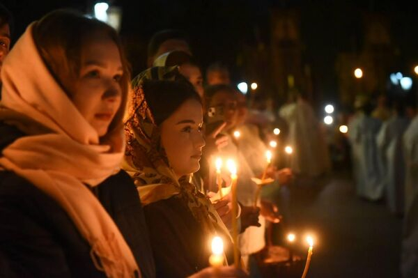 Пасхальная служба состоялась в Вознесенском соборе в Алматы