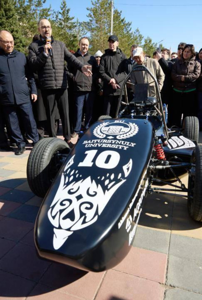 Гоночный болид создали студенты университета из Костаная