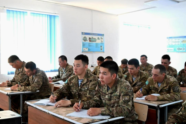 Выпускники вузов начали двухлетнюю службу в армии Казахстана