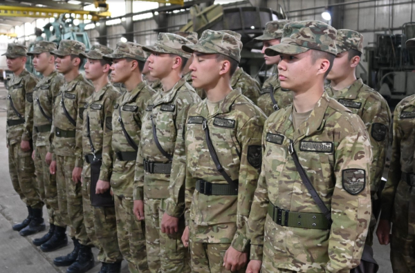 В Конаевском гарнизоне уланы прошли необычную армейскую практику В Конаевском гарнизоне уланы прошли необычную армейскую практику