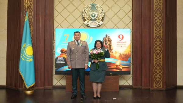 Сотрудникам МЧС Казахстана вручили ключи от новых квартир