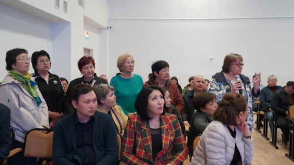 Аким Кокшетау провел отдельные встречи с жителями микрорайонов города Аким Кокшетау провел отдельные встречи с жителями микрорайонов города