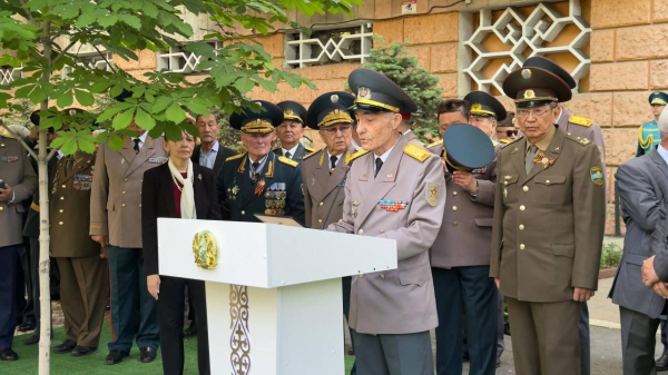 В Алматы почтили первого министра обороны Казахстана