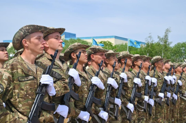 Более 4500 военнослужащих приняли присягу по всему Казахстану Более 4500 военнослужащих приняли присягу по всему Казахстану