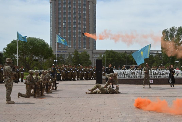 Более 4500 военнослужащих приняли присягу по всему Казахстану Более 4500 военнослужащих приняли присягу по всему Казахстану
