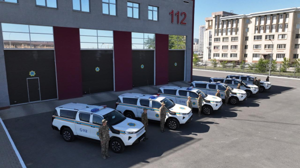 В Астане подразделения МЧС получили новую спасательную технику В Астане подразделения МЧС получили новую спасательную технику