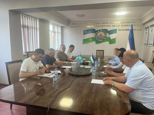 Казахстан и Узбекистан координируют защиту посевов от вредителей