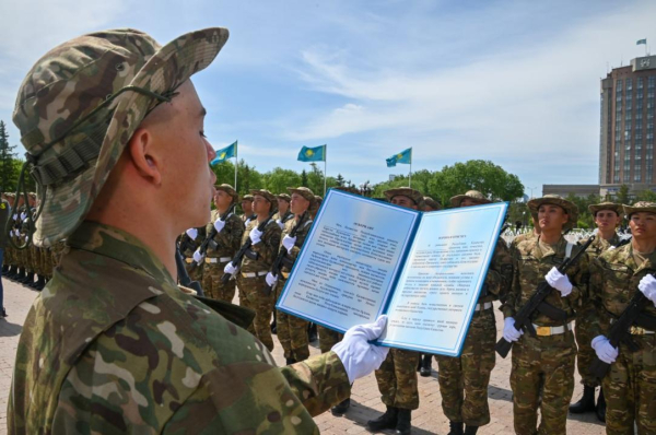 Более 4500 военнослужащих приняли присягу по всему Казахстану Более 4500 военнослужащих приняли присягу по всему Казахстану