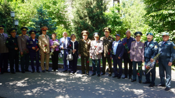 Легендарного генерала Сагадата Нурмагамбетова почтили в Алматы