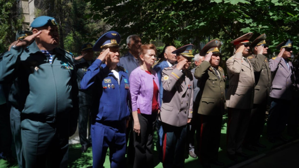 Легендарного генерала Сагадата Нурмагамбетова почтили в Алматы