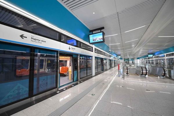 Токаев стал первым пассажиром Astana LRT