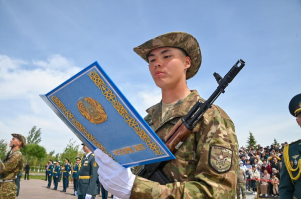 Более 4500 военнослужащих приняли присягу по всему Казахстану Более 4500 военнослужащих приняли присягу по всему Казахстану