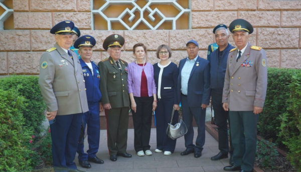Легендарного генерала Сагадата Нурмагамбетова почтили в Алматы