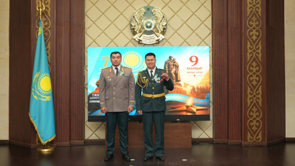 Сотрудникам МЧС Казахстана вручили ключи от новых квартир
