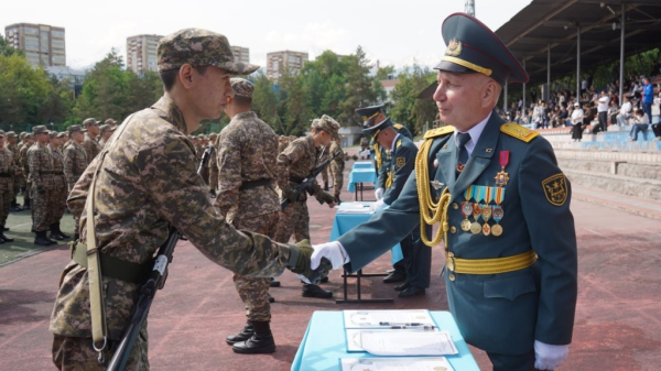 Будущие офицеры запаса приняли военную присягу в НАО &laquo;Университет Нархоз&raquo;