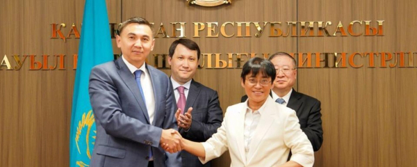 Главы парламентов Казахстана и Китая обсудили сотрудничество в сфере ИИ и инвестиций