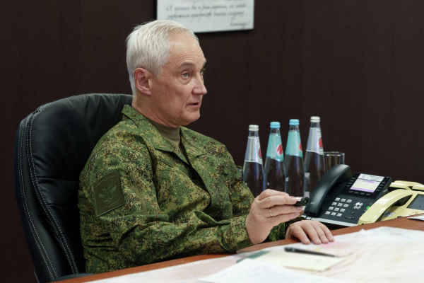 СВО: министр обороны России вручил ордена бойцам группировки "Восток" СВО: министр обороны России вручил ордена бойцам группировки "Восток"