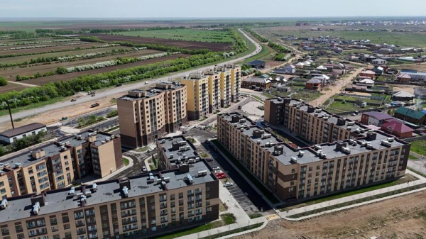 В г. Косшы еще 10 семей получили ключи от квартир В г. Косшы еще 10 семей получили ключи от квартир