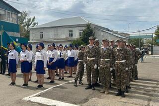 В Уральске 28 школьников вступили в ряды юных десантников
