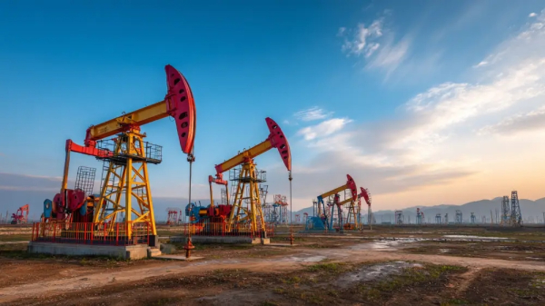 Геополитика диктует динамику нефтяного рынка: Brent торгуется около $99,48