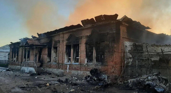 Дети оказались под завалами колледжа после атаки украинских дронов в ЛНР Дети оказались под завалами колледжа после атаки украинских дронов в ЛНР