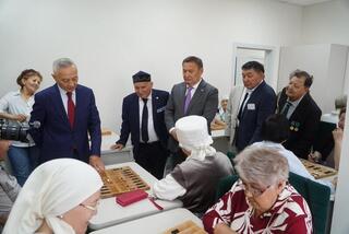 Марат Ахметжанов встретился с председателем центрального совета ветеранов РК