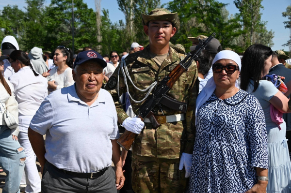 В Актау 170 молодых солдат приняли Военную присягу
