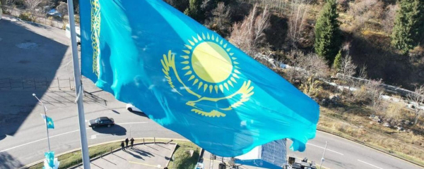 В Казахстане правящую партию Amanat приняли в состав "Адилет" В Казахстане правящую партию Amanat приняли в состав "Адилет"
