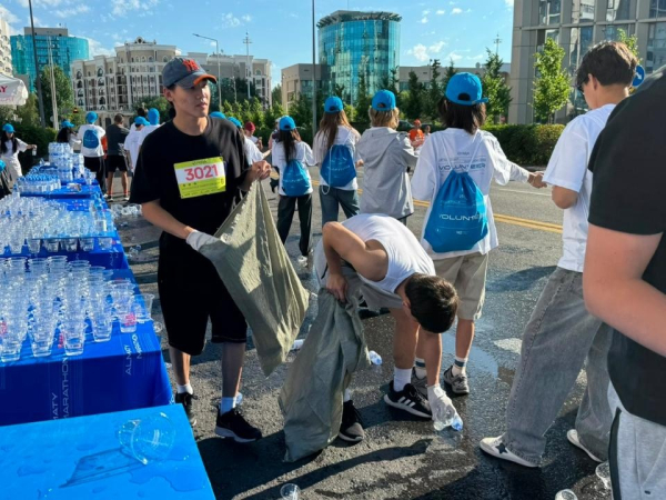 В Астане прошел плоггинг в поддержку акции «Таза Қазақстан» В Астане прошел плоггинг в поддержку акции «Таза Қазақстан»