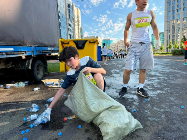 В Астане прошел плоггинг в поддержку акции &laquo;Таза Қазақстан&raquo;