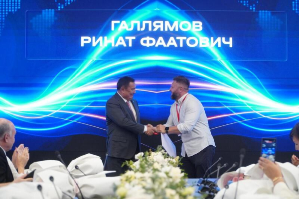 Ключи от квартир получили работники СМИ к профессиональному празднику