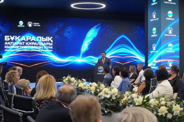 Ключи от квартир получили работники СМИ к профессиональному празднику