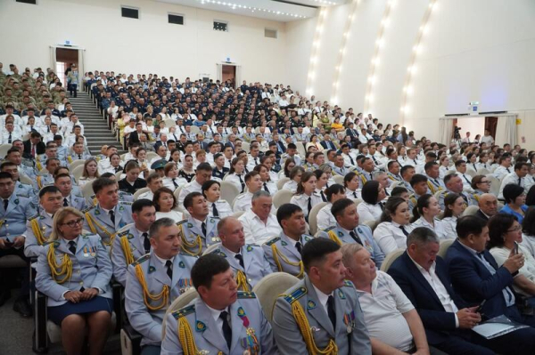 Во Дворце культуры «Кокшетау» чествовали полицейских Во Дворце культуры «Кокшетау» чествовали полицейских